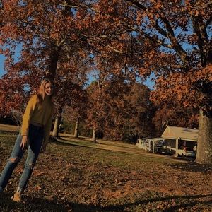 Meet your Posher, Julia